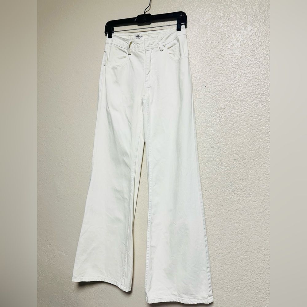 House of CB MARLI Ivory Wide Leg Flared Jeans size XS- Regular leng/ NWOT